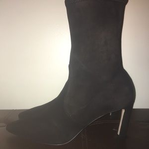 Never worn Stuart Weitzman Rapture suede bootie